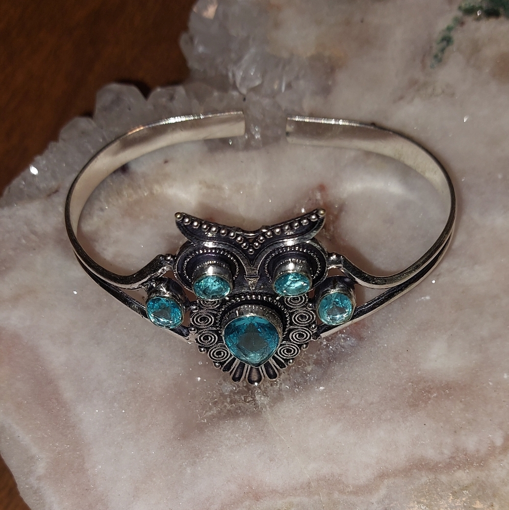 Blue Topaz Owl Bangle Bracelet - Picture 7 of 7